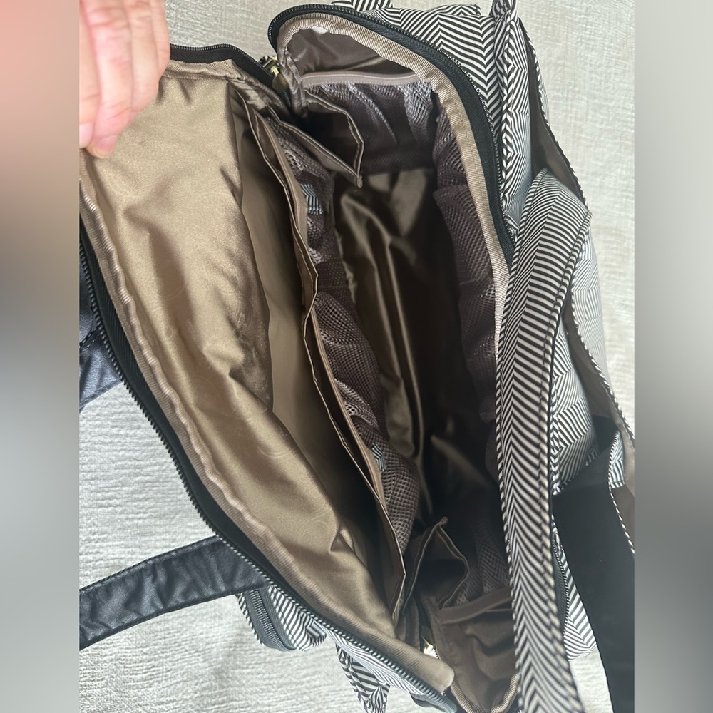 Jujube large diaper/weekender bag - Picture 12 of 15